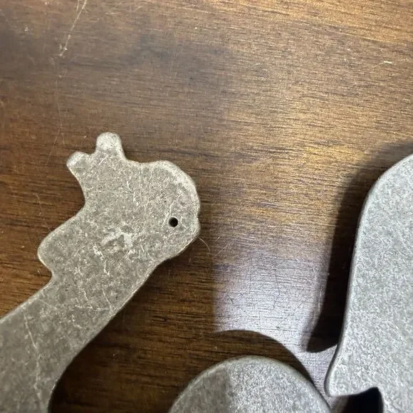 Vintage Black Painted Cast Iron Pair Rooster Wall Hanging Rustic Country Decor - Picture 7 of 9